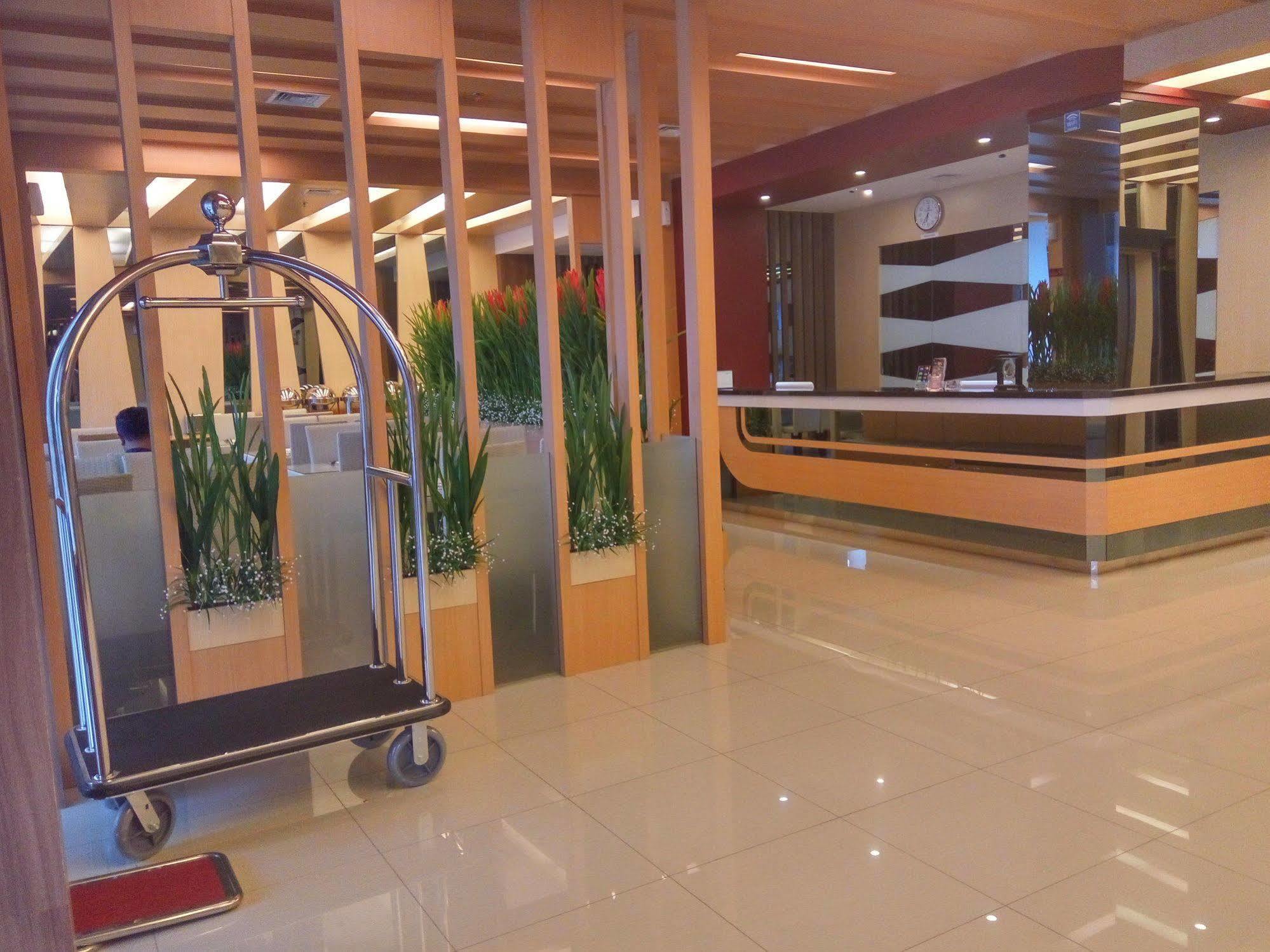 The L Hotel Entertainment Batam Luaran gambar