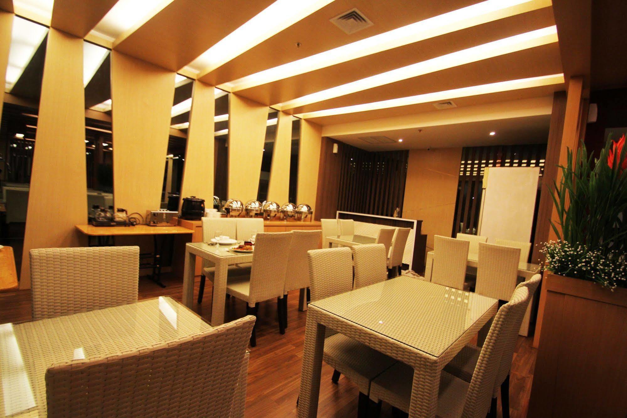 The L Hotel Entertainment Batam Luaran gambar