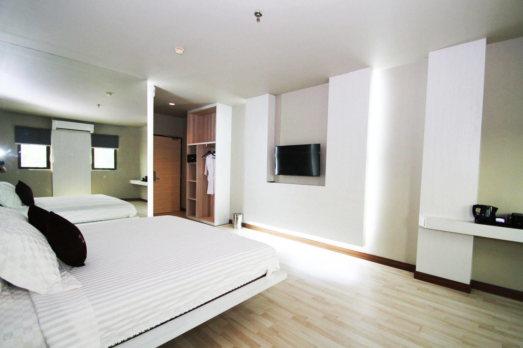 The L Hotel Entertainment Batam Luaran gambar
