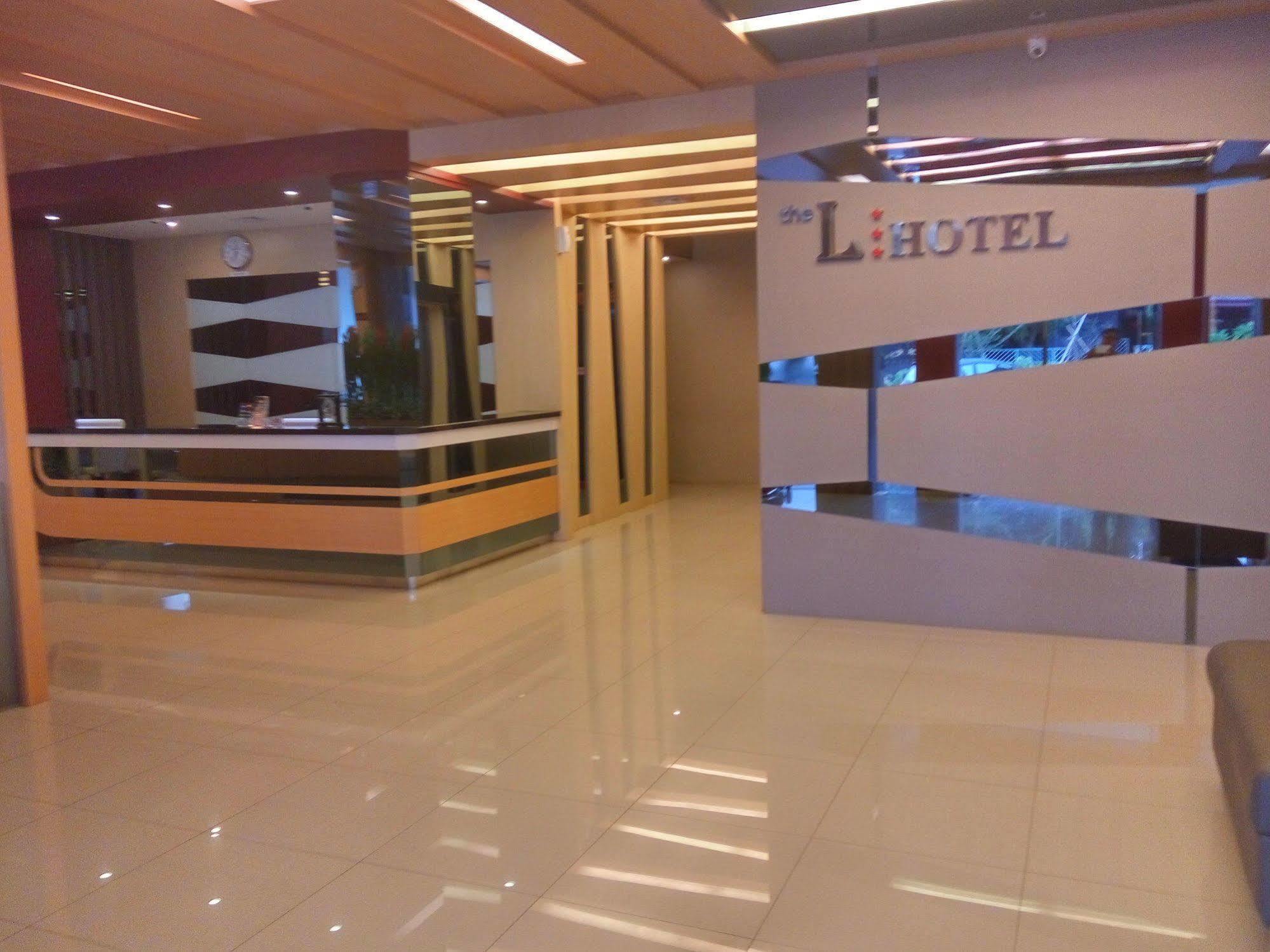The L Hotel Entertainment Batam Luaran gambar