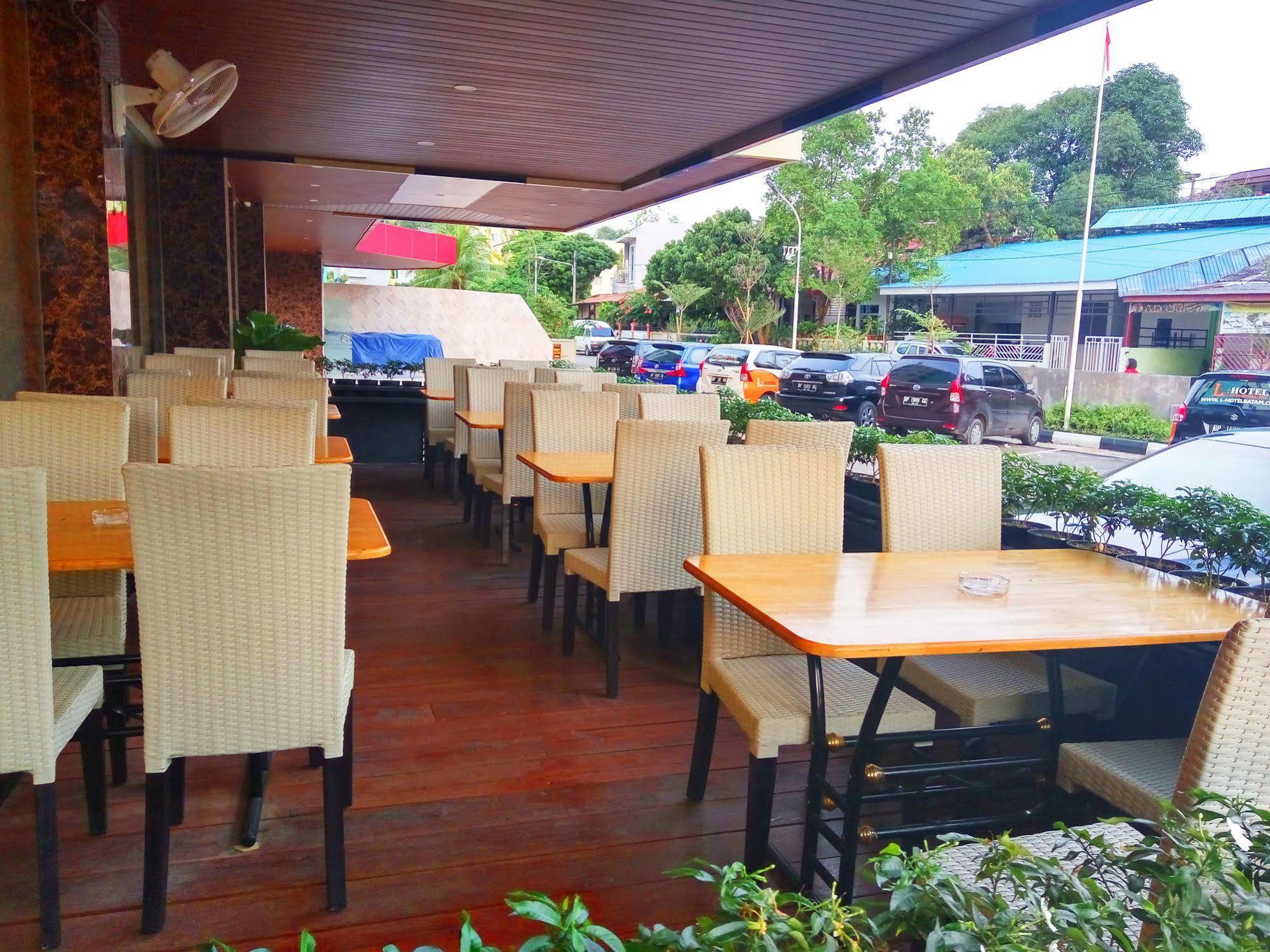 The L Hotel Entertainment Batam Luaran gambar
