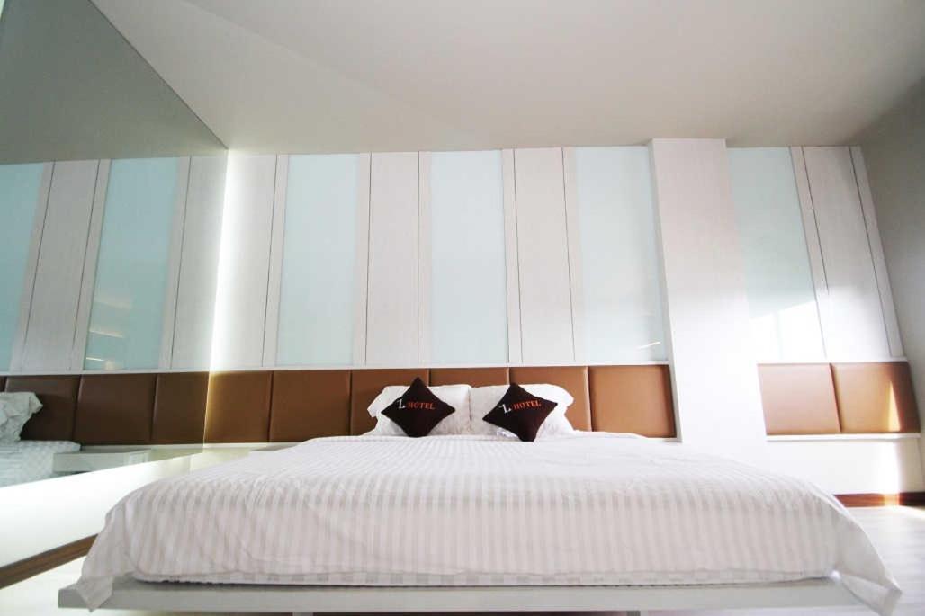 The L Hotel Entertainment Batam Luaran gambar