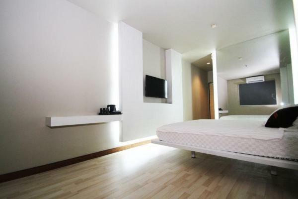 The L Hotel Entertainment Batam Luaran gambar